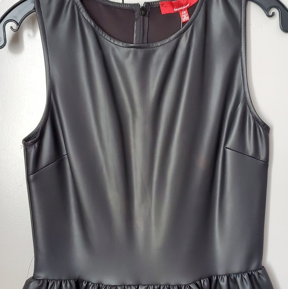 BLACK DRESS. - Picture 3 of 6